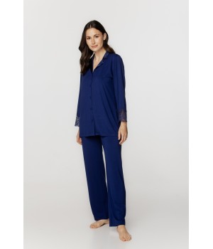 Pijama de mujer azul en seda y micromodal con corte ajustado
